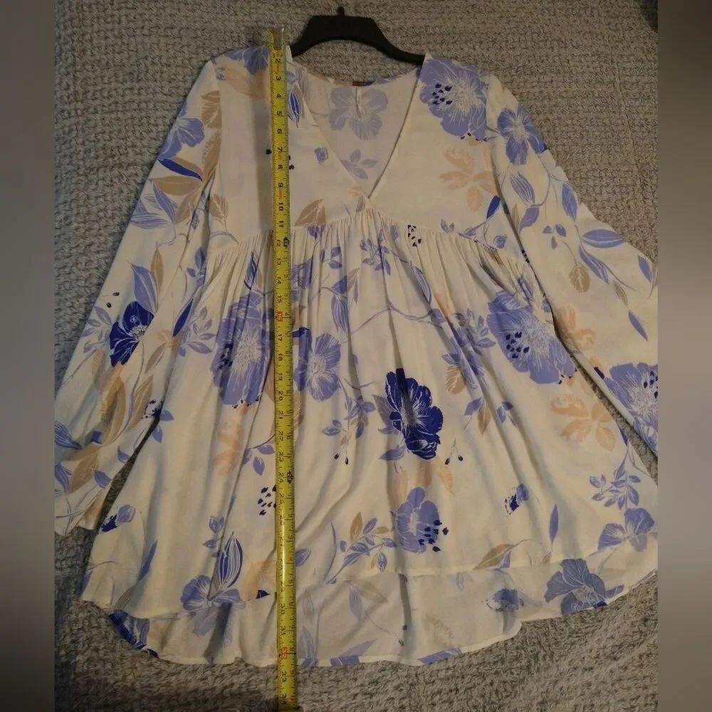 Free people  V-neck Floral top Xs boho Cottagecore feminine